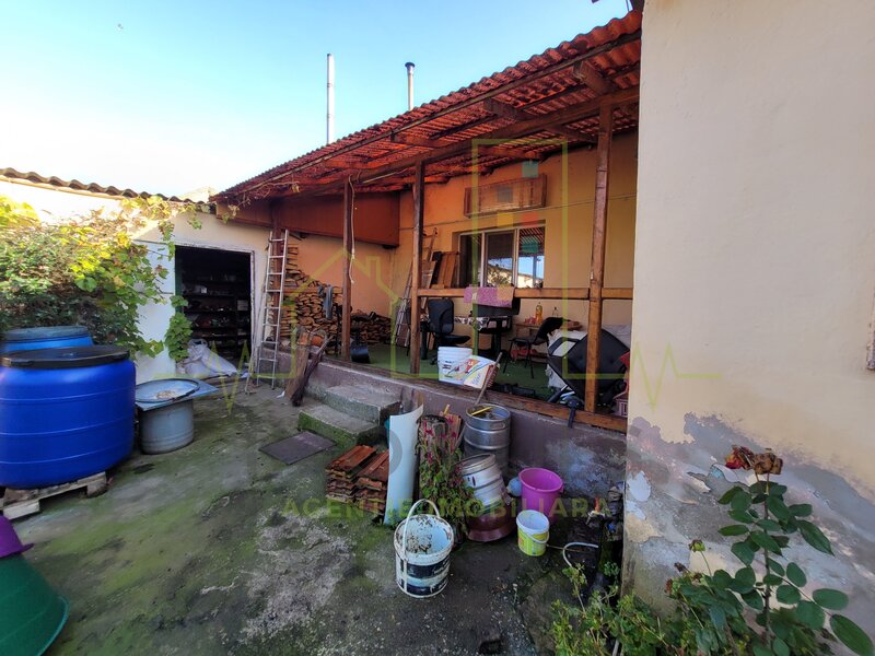 Casa individuala in Sacalaz, spatii comerciale.